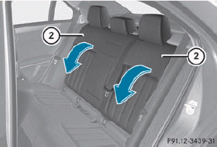 ► Fold rear seat backrest 2 forwards.► Move the driver's or front-passenger seat